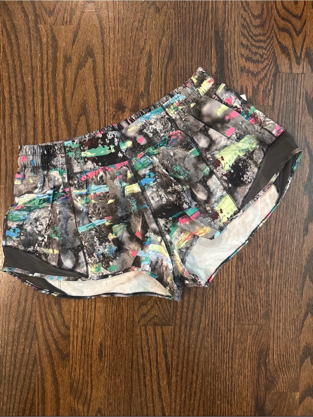 Lululemon Hotty Hot Shorts Sz 10